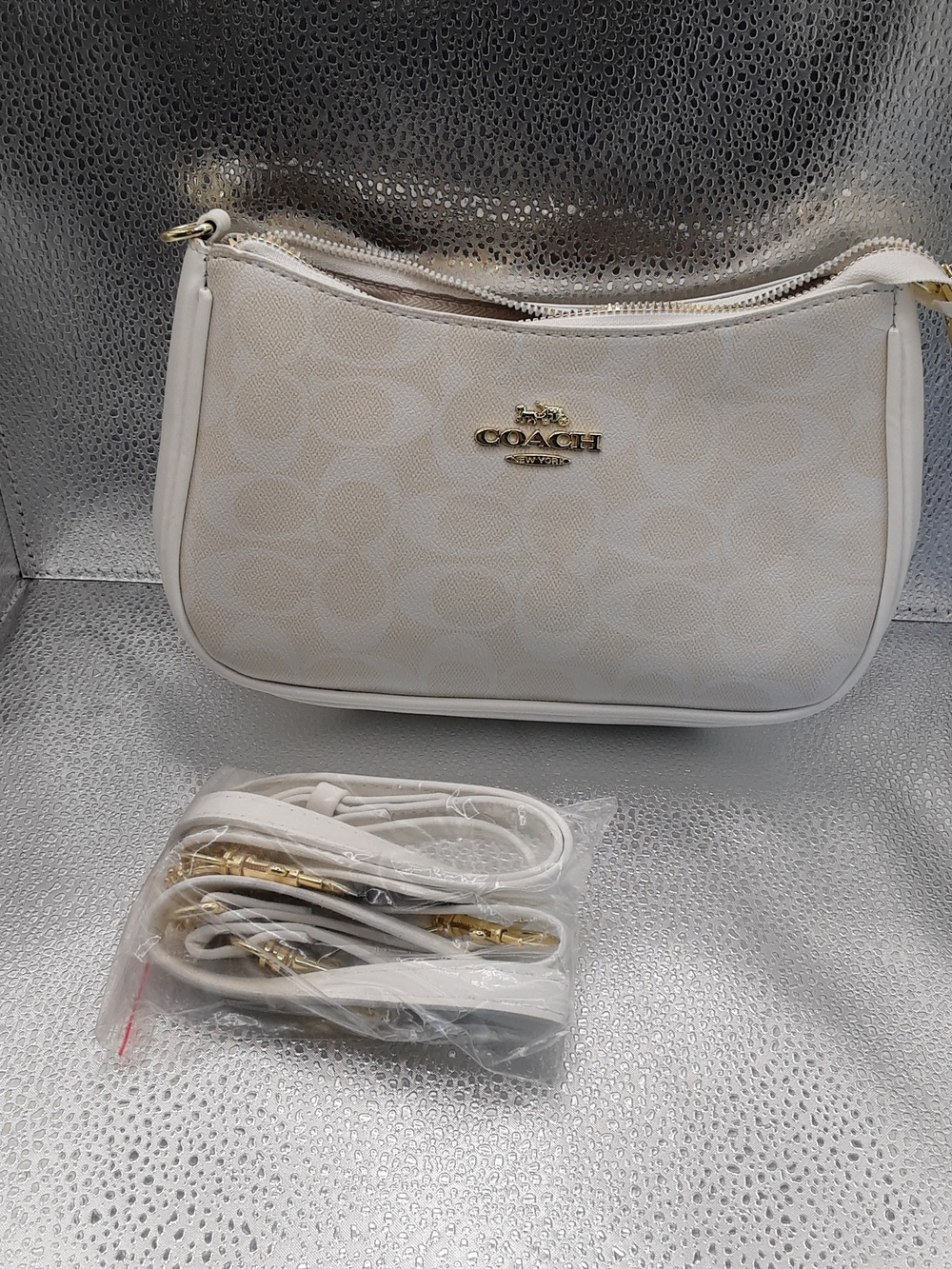 Coach Teri Women's Shoulder Bag In Signature Canvas - Chalk (CA548)